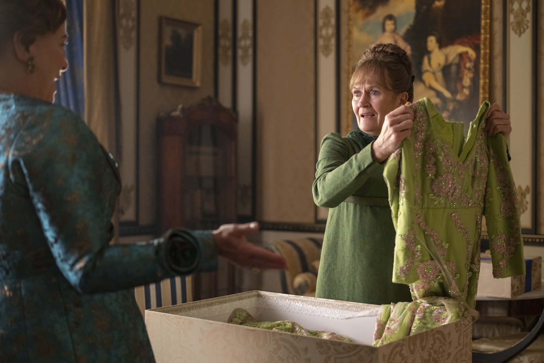 Bridgerton. (L to R) Polly Walker as Lady Featherington, Lorraine Ashbourne as Mrs. Varley in episode 403 of Bridgerton. Cr. Liam Daniel/Netflix © 2025