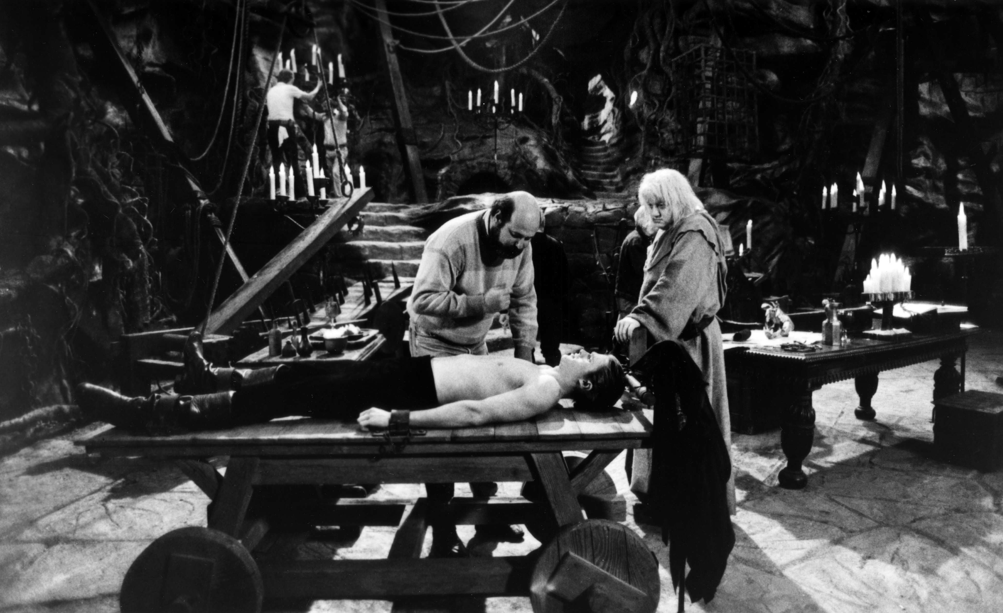 THE PRINCESS BRIDE, Rob Reiner directs Cary Elwes and Mel Smith, 1987. TM and Copyright © 20th Century Fox Film Corp. All rights reserved. Courtesy: Everett Collection.