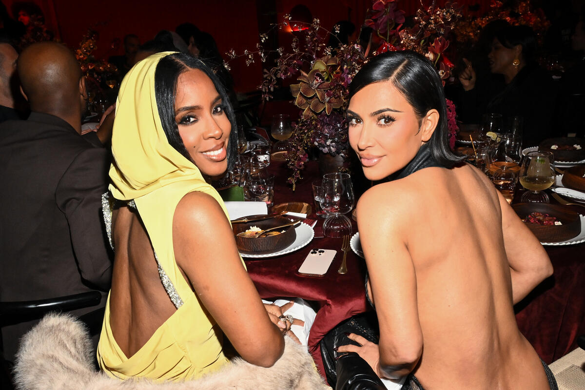 Kelly Rowland, Kim Kardashian at the Fourth Annual Fifteen Percent Pledge Gala held at Paramount Studios on February 1, 2025 in Los Angeles, California.