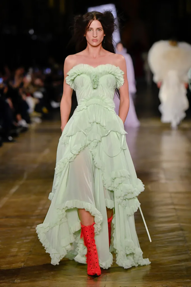 McQueen fall 2025 ready-to-wear collection.