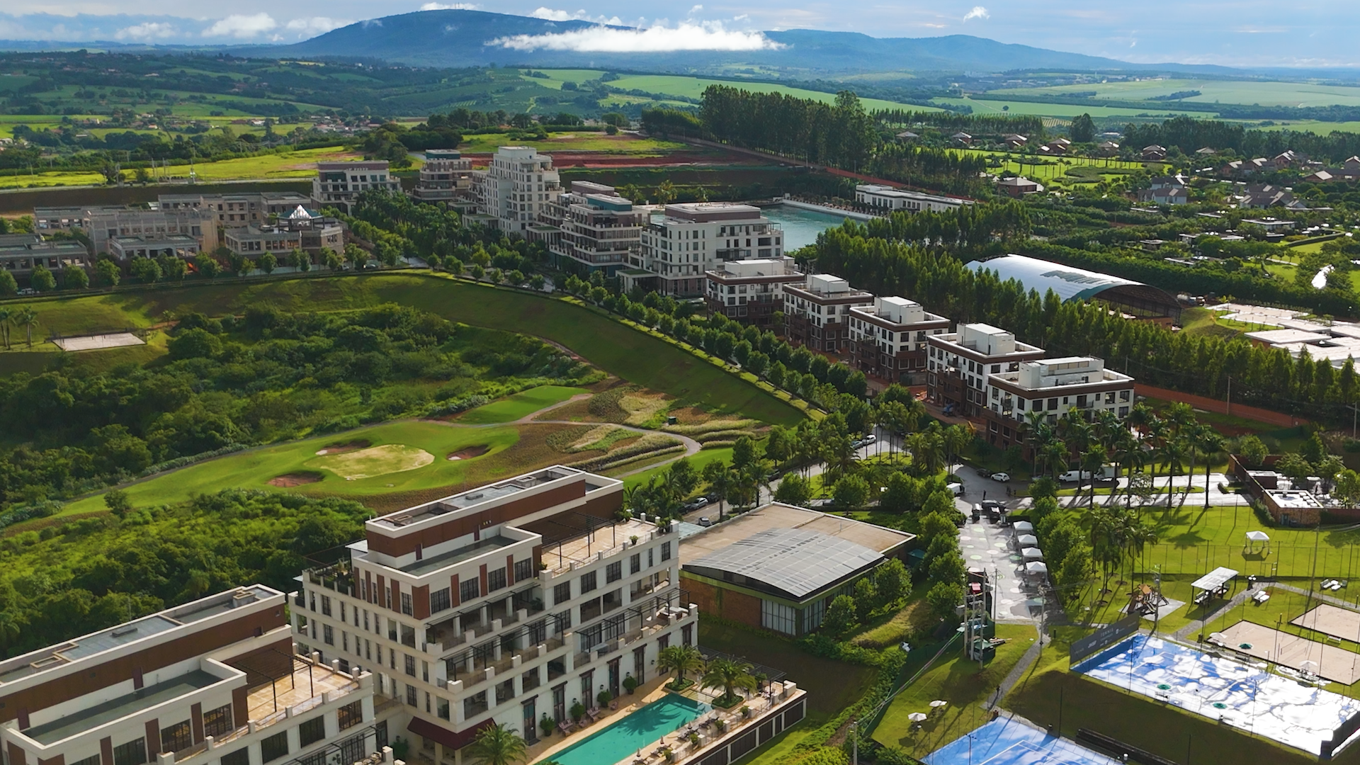 The mammoth Boa Vista Village.