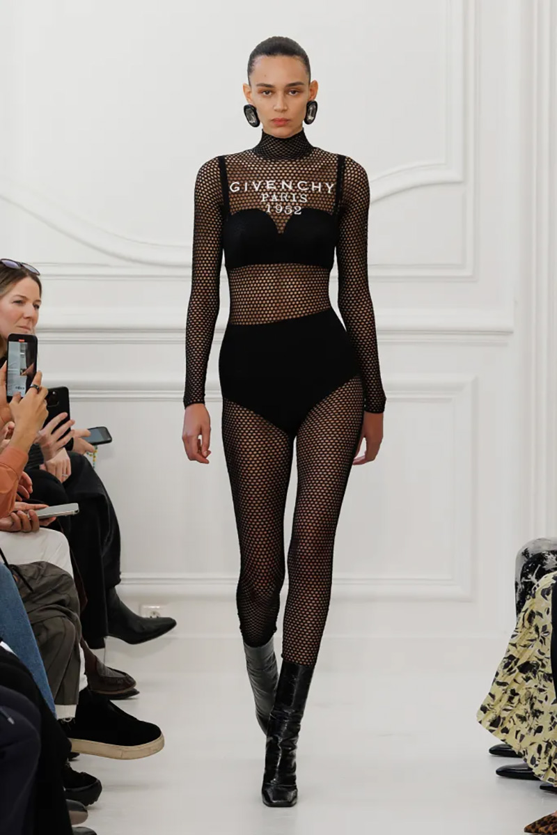 Givenchy fall 2025 ready-to-wear collection.