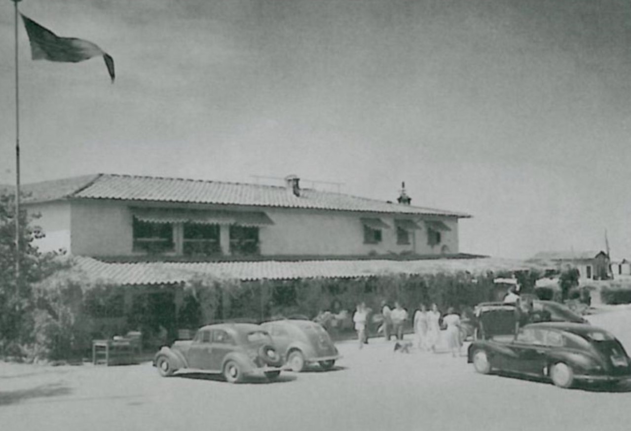 An archival image of La Capannina di Franceschi in Forte dei Marmi, Italy.