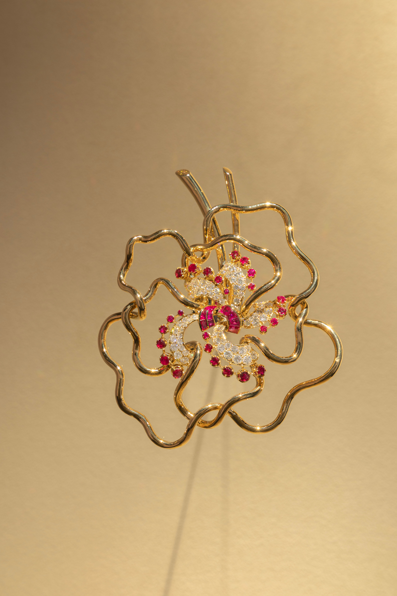 Silhouette brooch, 1937 Yellow gold, rubies, diamonds Van Cleef & Arpels Collection.
