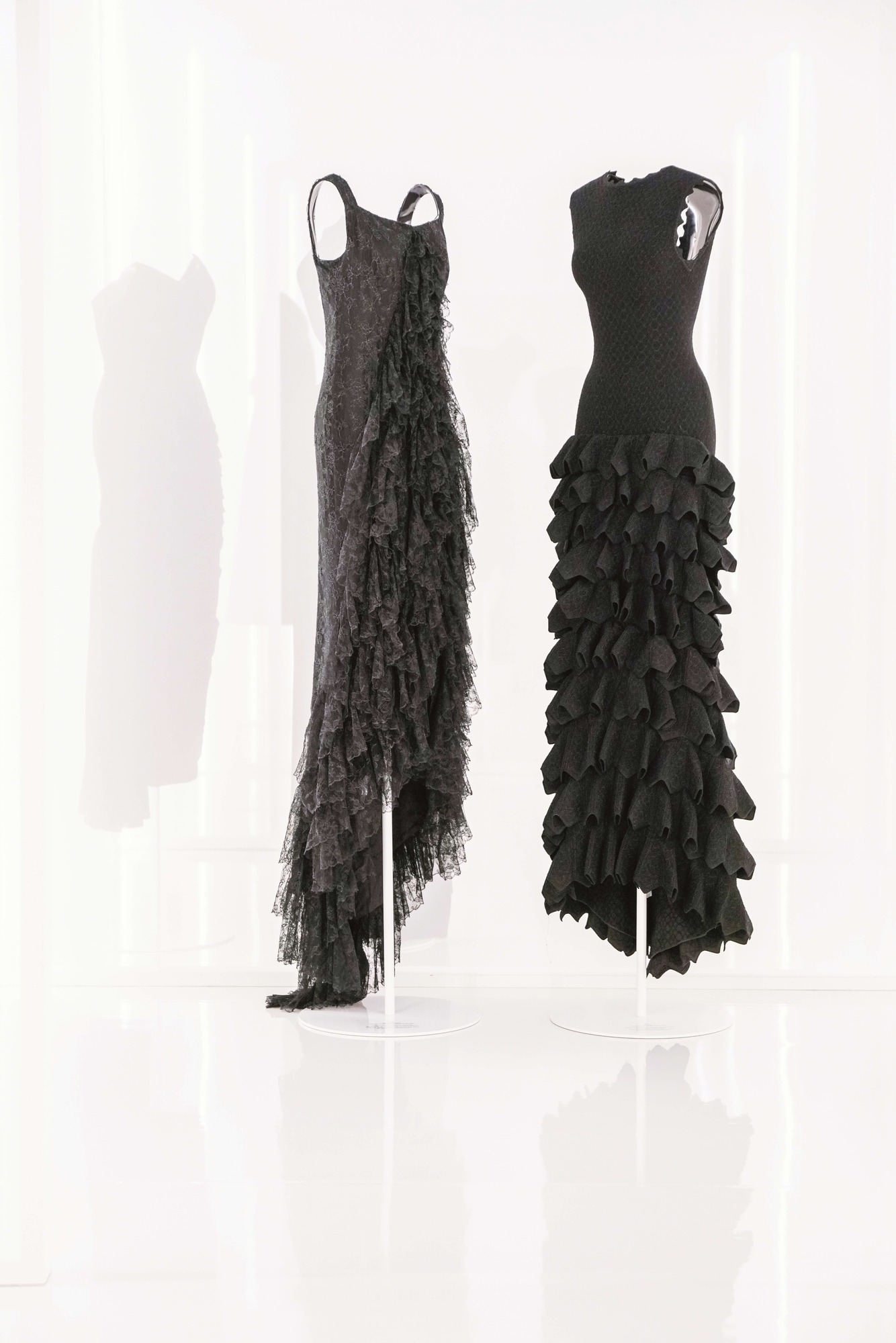 On the left: Balenciaga, Haute Couture Autumn-Winter 1961 On the right: Alaïa, Couture Autumn-Winter 2011