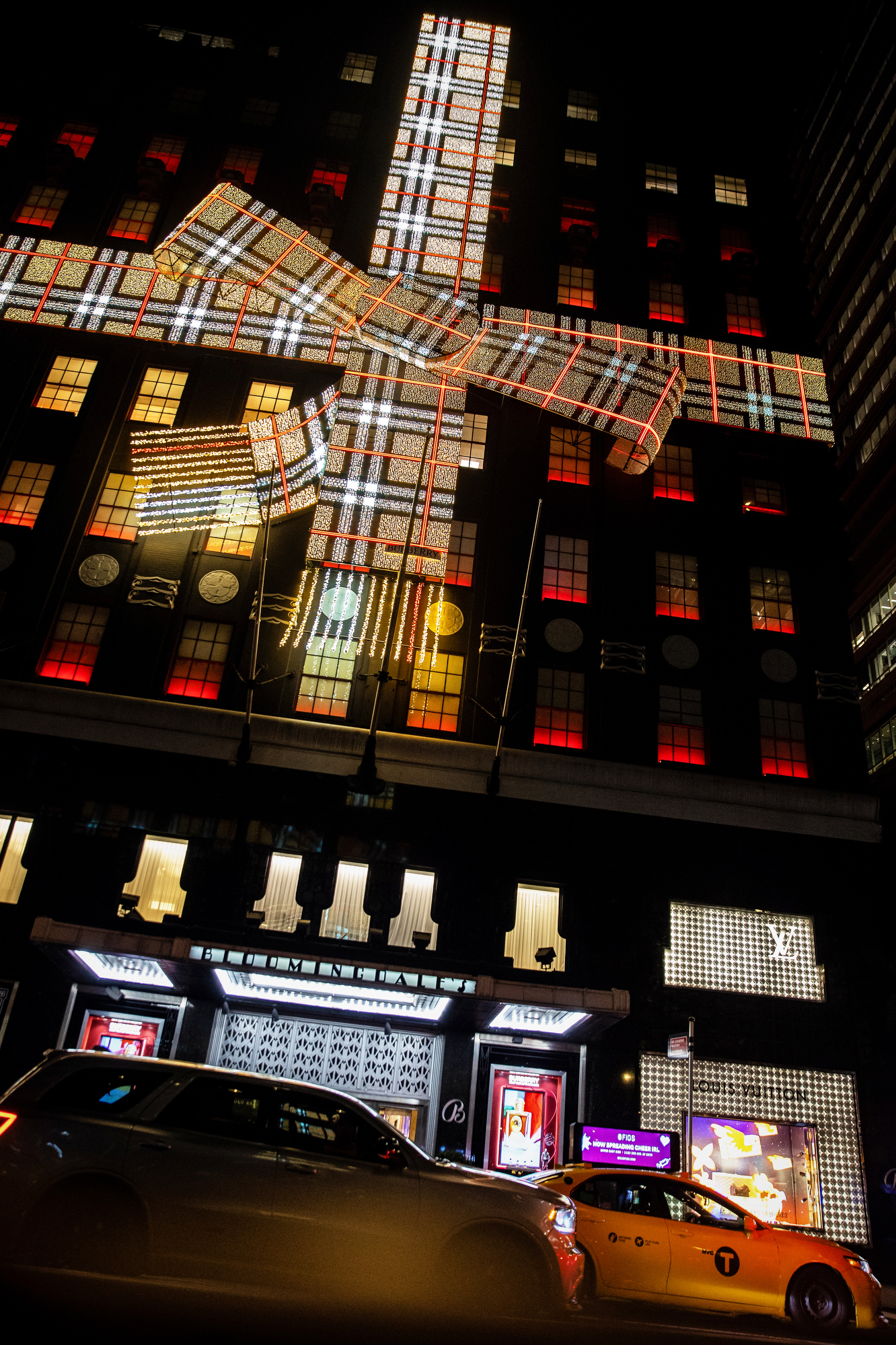 Bloomingdales X Burberry Holiday Windows