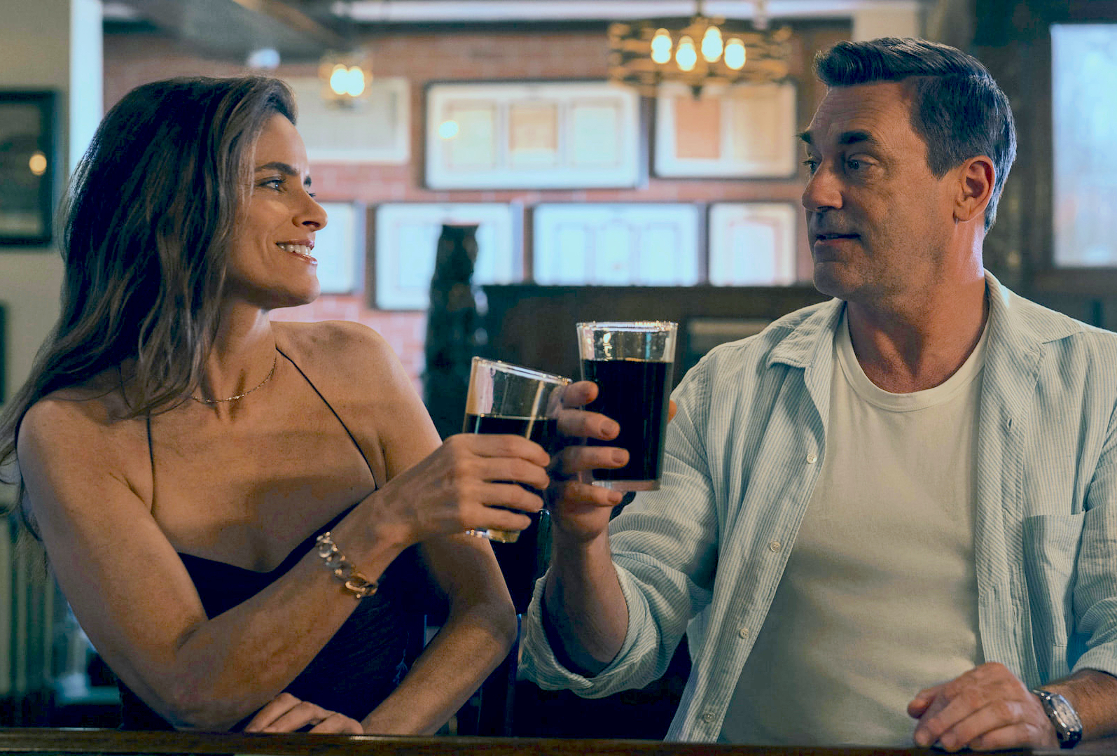 Amanda Peet and Jon Hamm in "Your Friends & Neighbors"