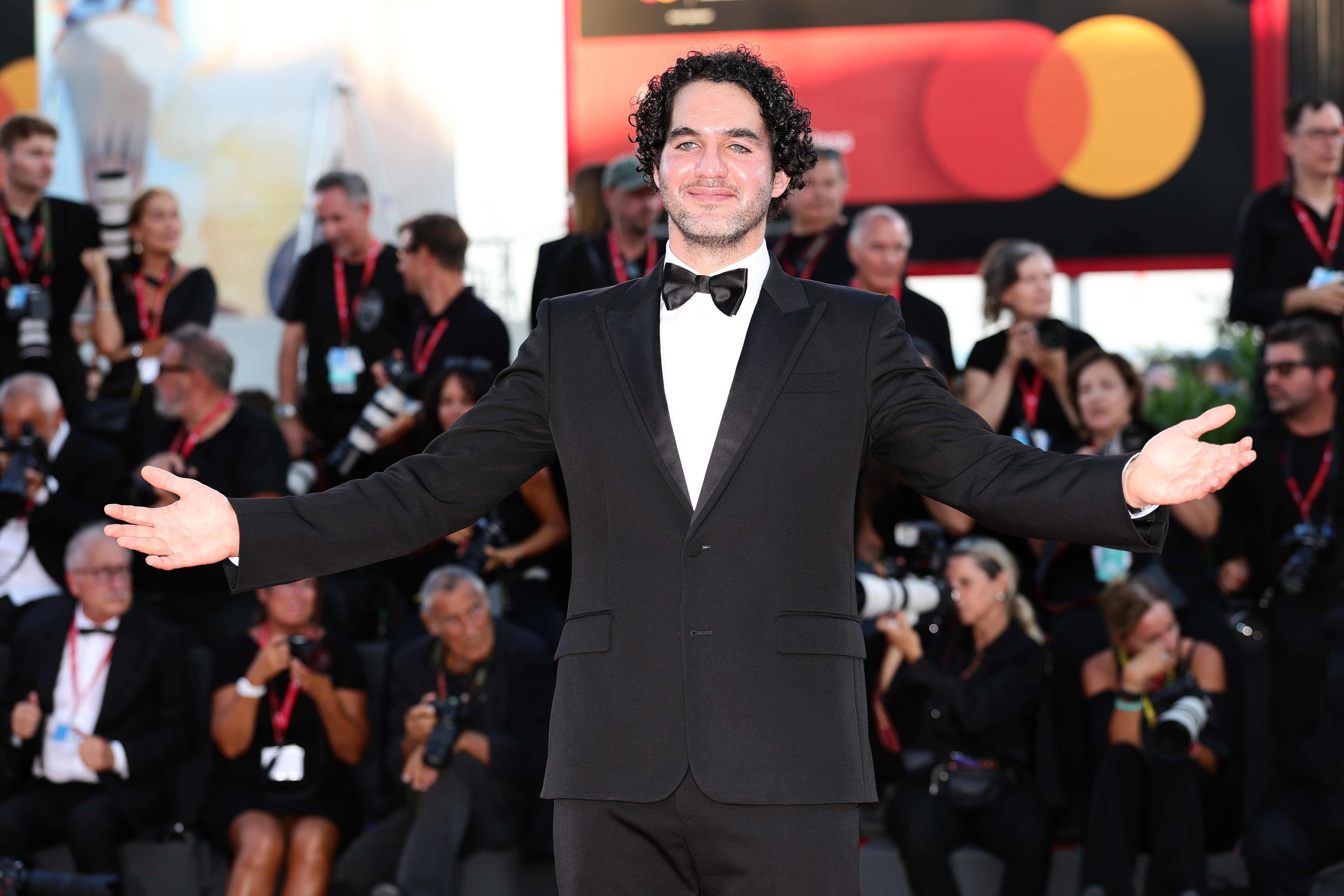 VENICE, ITALY - SEPTEMBER 06: Benny Safdie attends the 2025 Closing Ceremony red carpet during the 82nd Venice International Film Festival on September 06, 2025 in Venice, Italy. (Photo by Andreas Rentz/Getty Images)