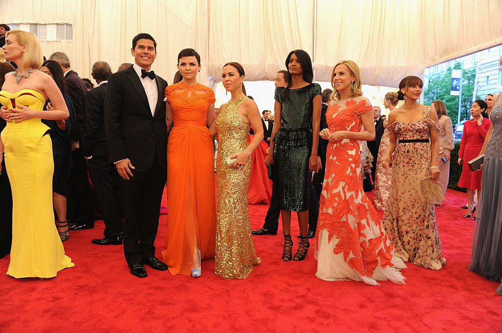 Tom Bugbee, actress Ginnifer Goodwin, designer Monique Lhuillier and designer Tory Burch attend the